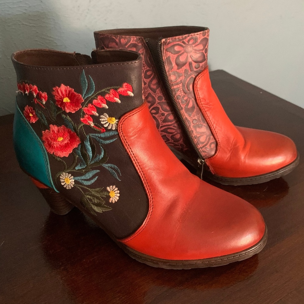 Socofy Retro Leather Low Heel Ankle Boots